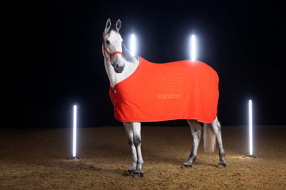 
                  
                    ESKADRON Abschwitzdecke „Fleece Stamp“, Dynamic 25
                  
                