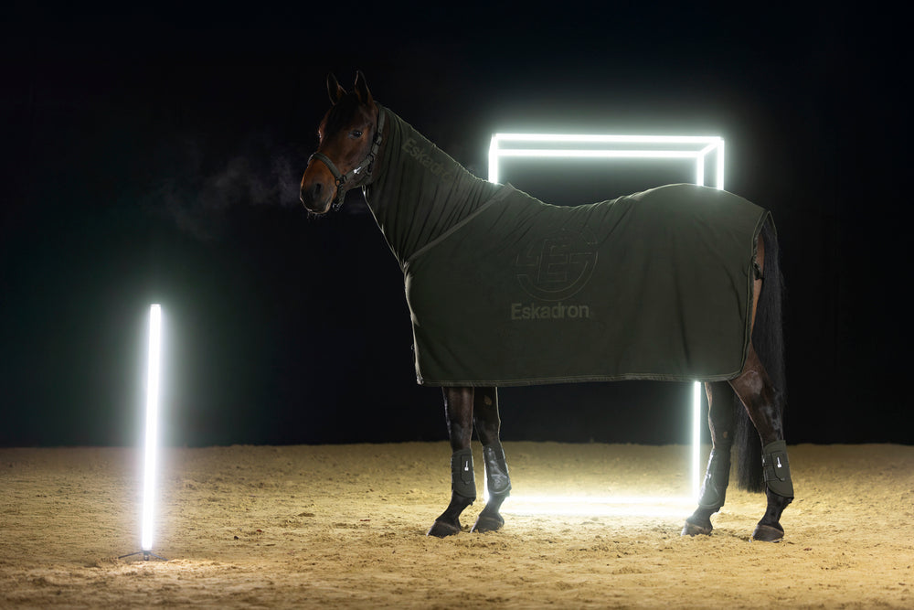 
                  
                    ESKADRON Abschwitzdecke „Fleece Stamp“, Dynamic 25
                  
                
