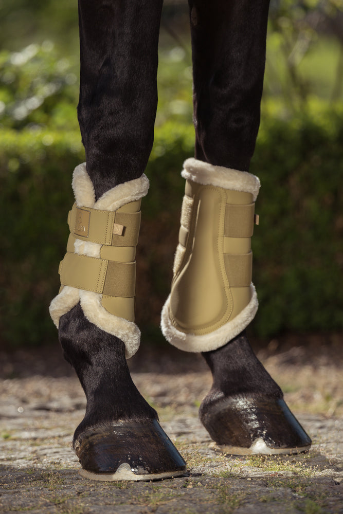 
                  
                    ESKADRON Gamaschen „Faux Leather FF“, Heritage 25
                  
                